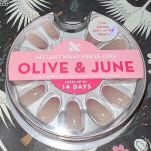 Olive & June Instant Mani Press-Ons - Party Glitter French